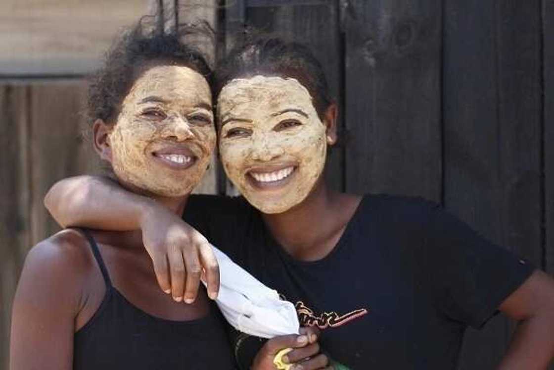 girls with face masks girls with face masks