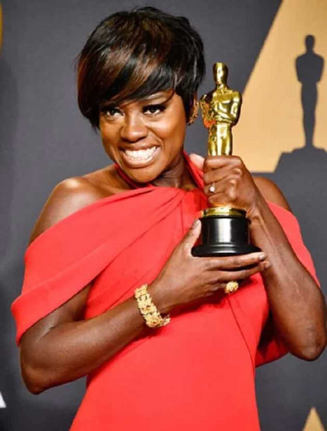 Viola Davis wins Oscar award after third nomination (photos, video)