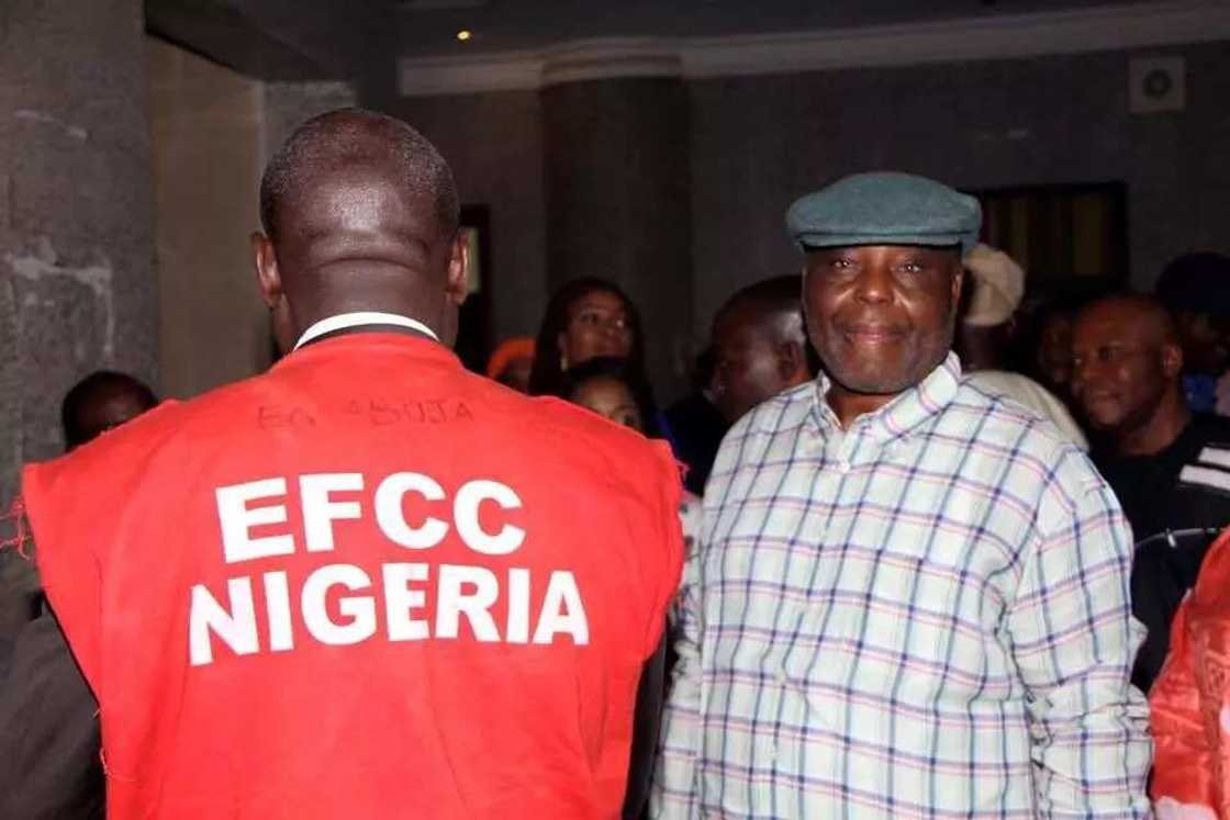 JUST IN: EFCC Finally Docks Raymond Dokpesi (PHOTOS) JUST IN: EFCC Finally Docks Raymond Dokpesi (PHOTOS)