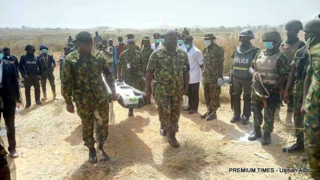 Yadda binciken Sojoji ya kaisu ga bankado inda aka boye gawar janar Alkali Yadda binciken Sojoji ya kaisu ga bankado inda aka boye gawar janar Alkali