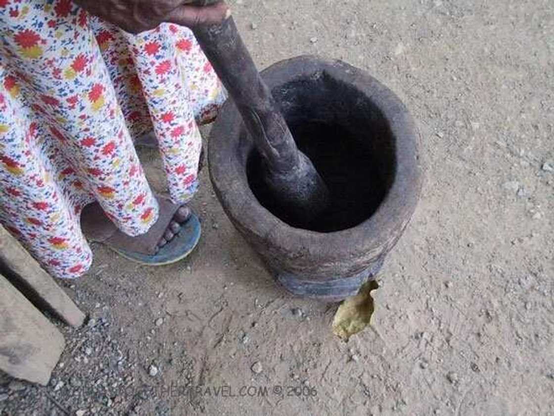 Rai fakwai mutu fakwai: Yadda wata Mata ta yi ma mijinta jinni da majina da taɓarya Rai fakwai mutu fakwai: Yadda wata Mata ta yi ma mijinta jinni da majina da taɓarya