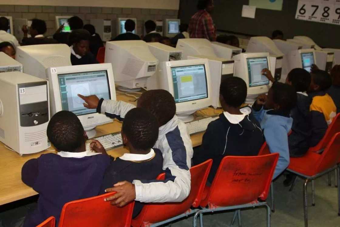 ICT in education disadvantages ICT in education disadvantages