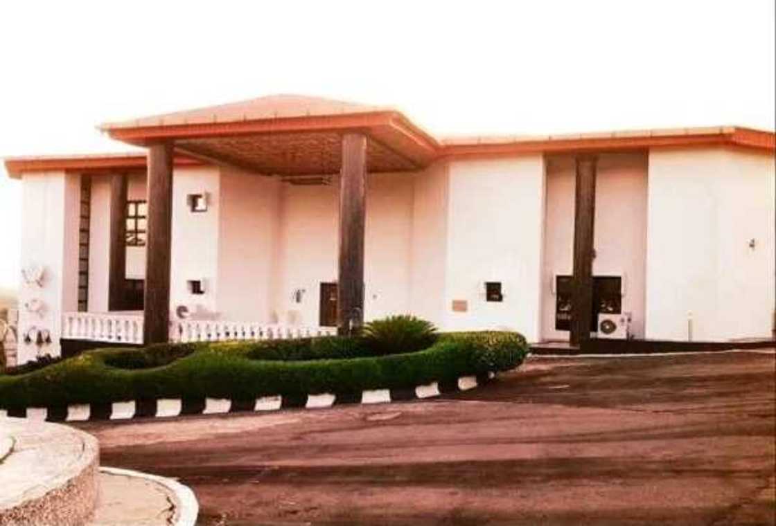 Orji Uzor Kalu’s 400-Room Mansion In Igbere, Abia State (Photos) Orji Uzor Kalu’s 400-Room Mansion In Igbere, Abia State (Photos)
