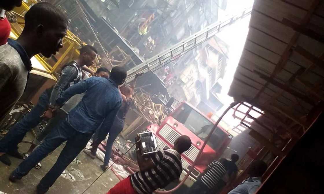 Another Fire Outbreak Hits Balogun Market (PHOTOS) Another Fire Outbreak Hits Balogun Market (PHOTOS)