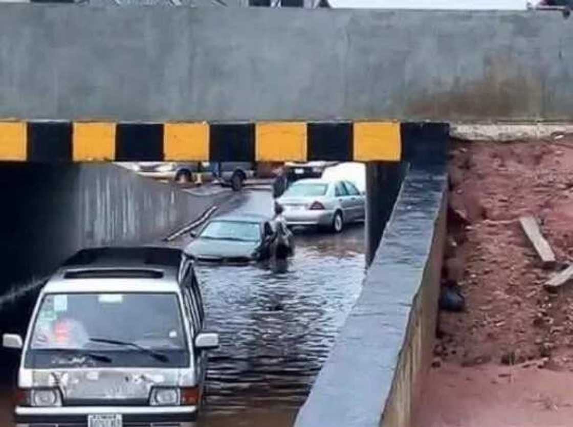 Sabon kwalbatin da Okorocha ya gina ta bashi kunya Sabon kwalbatin da Okorocha ya gina ta bashi kunya