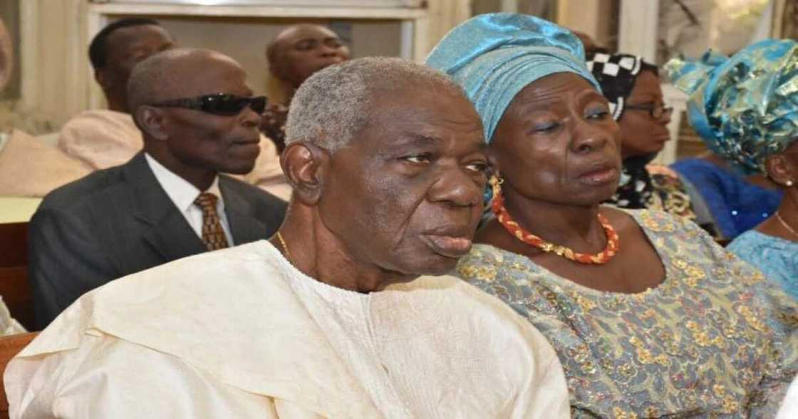 Ernest Shonekan na nan da ran sa bai mutu ba – Gwamnatin Jihar Ogun Ernest Shonekan na nan da ran sa bai mutu ba – Gwamnatin Jihar Ogun