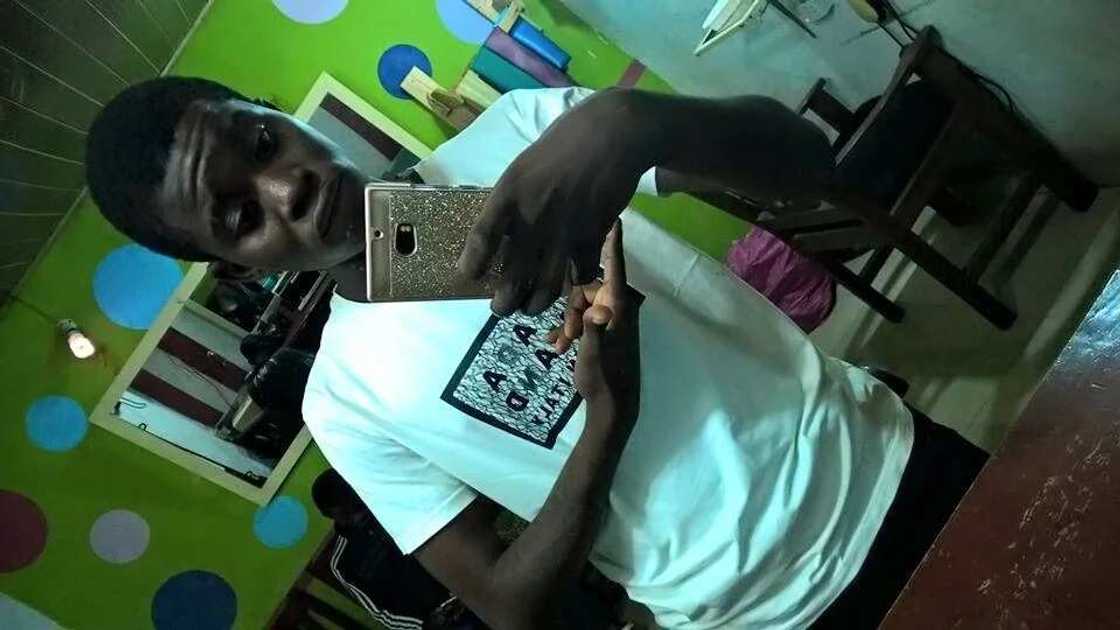 God punish them - Young yahoo boy curses EFCC on Facebook (photos) God punish them - Young yahoo boy curses EFCC on Facebook (photos)