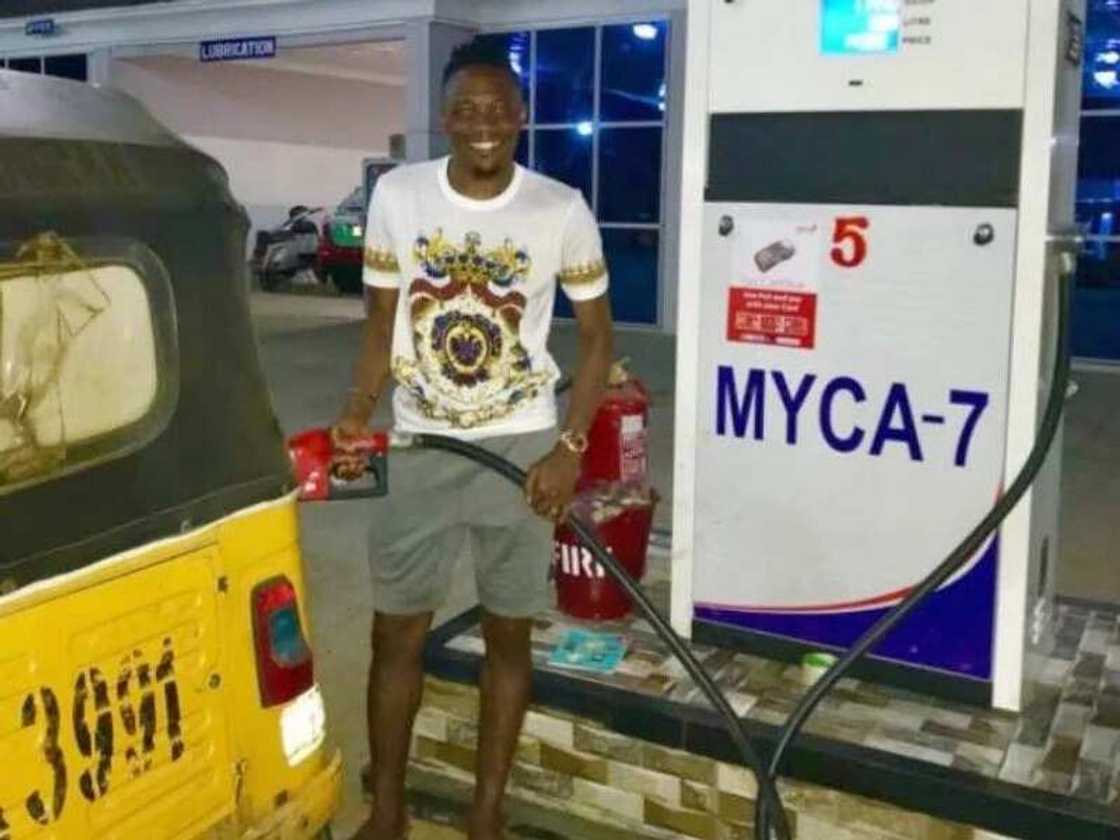 Dan wasan Super Eagles Ahmed Musa ya zuba jari a gidan Mai da Gas