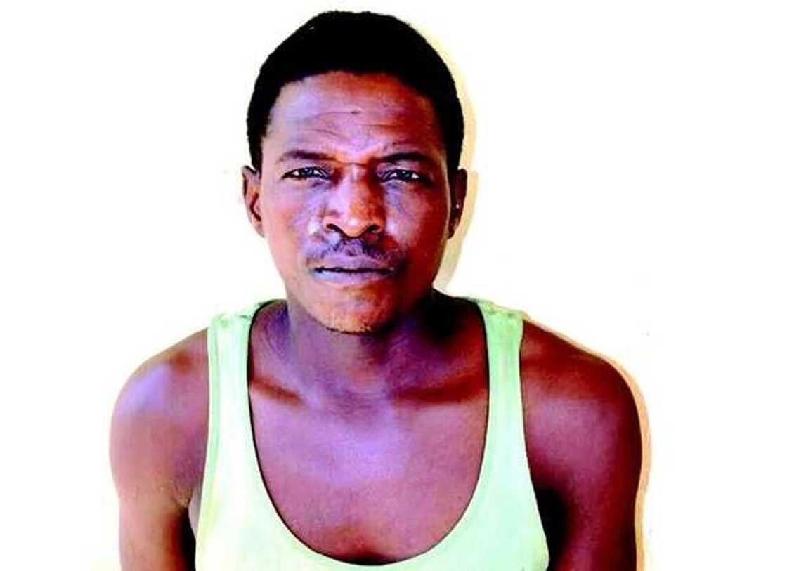 Matata bata nan shi yasa na zakke ma Diyata – Inji wani jarababben Uba Matata bata nan shi yasa na zakke ma Diyata – Inji wani jarababben Uba