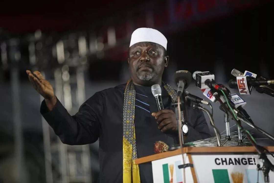 2019: Okorocha ya sallami kwamishinoni 13 da hadimai 2019: Okorocha ya sallami kwamishinoni 13 da hadimai