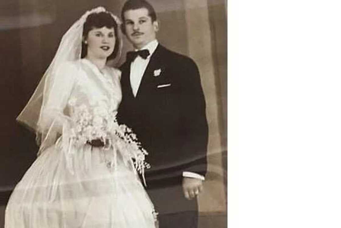 After being married for 69 years, couple die minutes apart (photos)