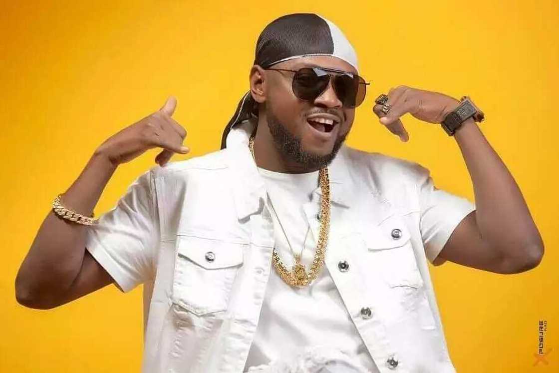 Dandalin Kanywood: Adam A Zango na da saurin Fushi idan ka yaudare shi - Lawal Dandalin Kanywood: Adam A Zango na da saurin Fushi idan ka yaudare shi - Lawal