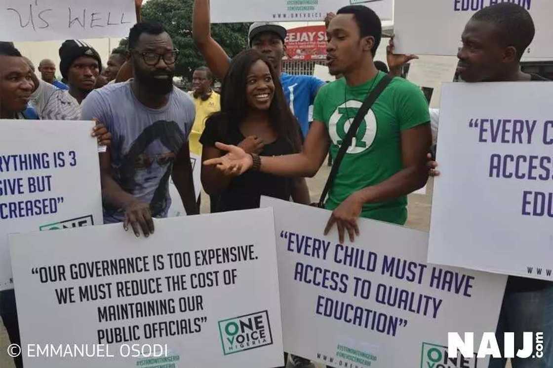 Live Updates: Nigerians continue nationwide protest at National stadium despite 2baba backing down