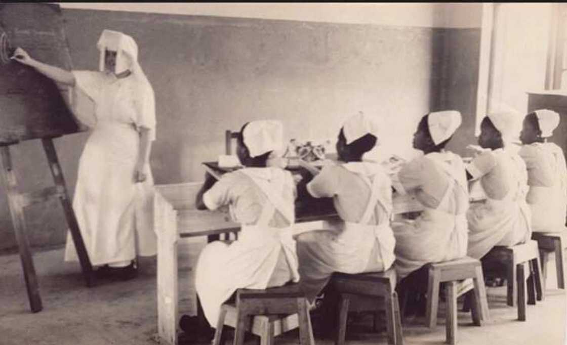 Nurse uniform dress styles in Nigeria