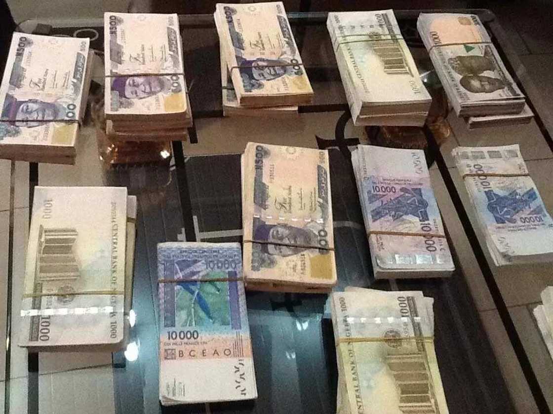 'Yansada sun kama mutane biyu da naira miliyan N8m na jabu a jihar Neja 'Yansada sun kama mutane biyu da naira miliyan N8m na jabu a jihar Neja
