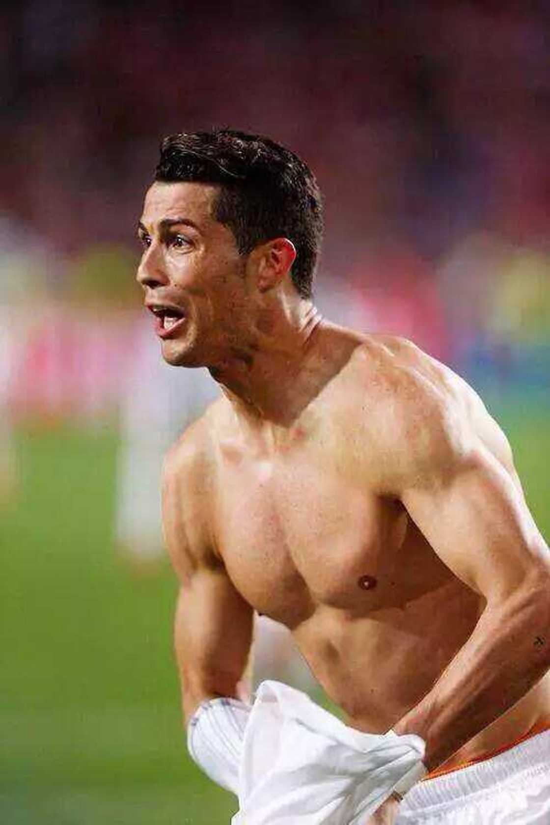 Dan wasa Cristiano Ronaldo ya fadi lokacin da zai yi ritaya Dan wasa Cristiano Ronaldo ya fadi lokacin da zai yi ritaya