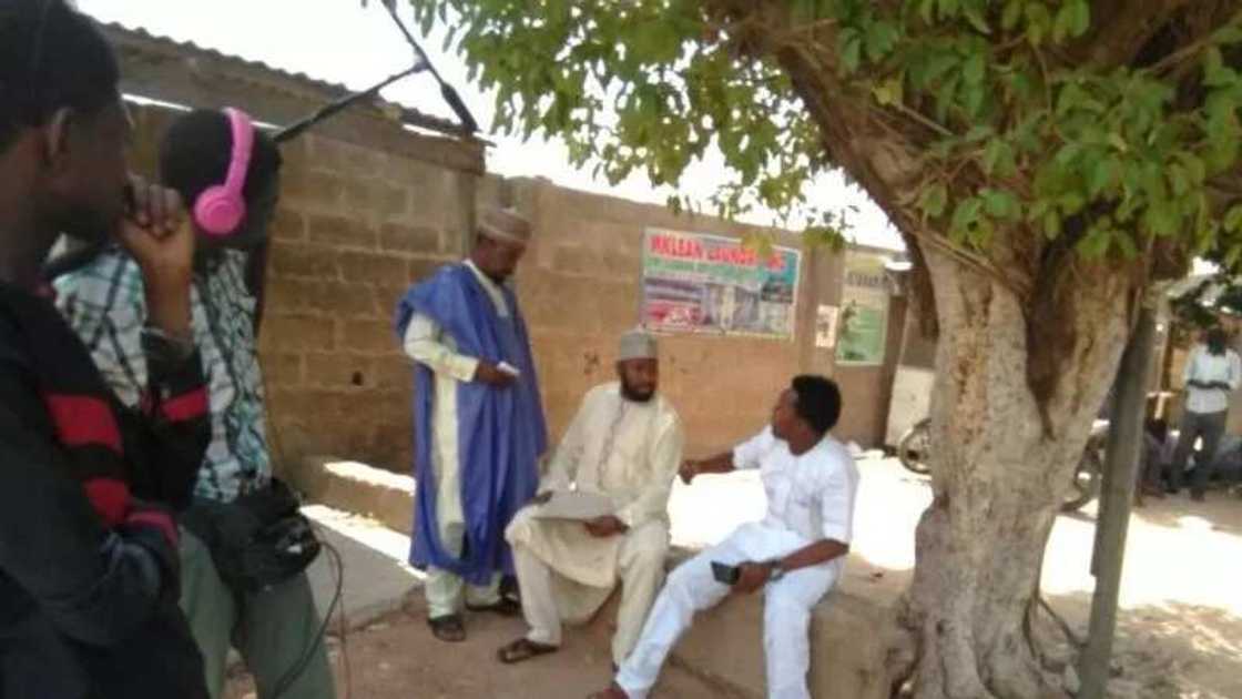 Cima zaune: An shirya fim din Hausa a game da kalaman Buhari a kan matasan Najeriya Cima zaune: An shirya fim din Hausa a game da kalaman Buhari a kan matasan Najeriya