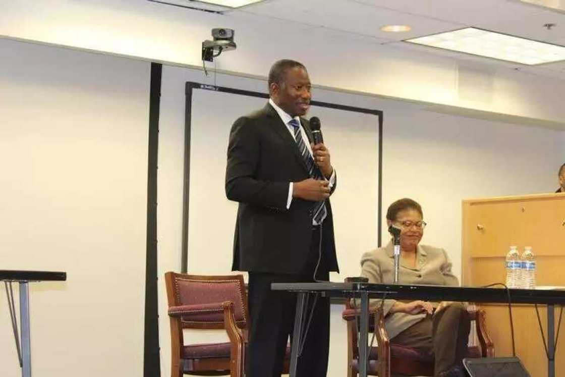 Jonathan Visits Howard University, Mentors Students Jonathan Visits Howard University, Mentors Students