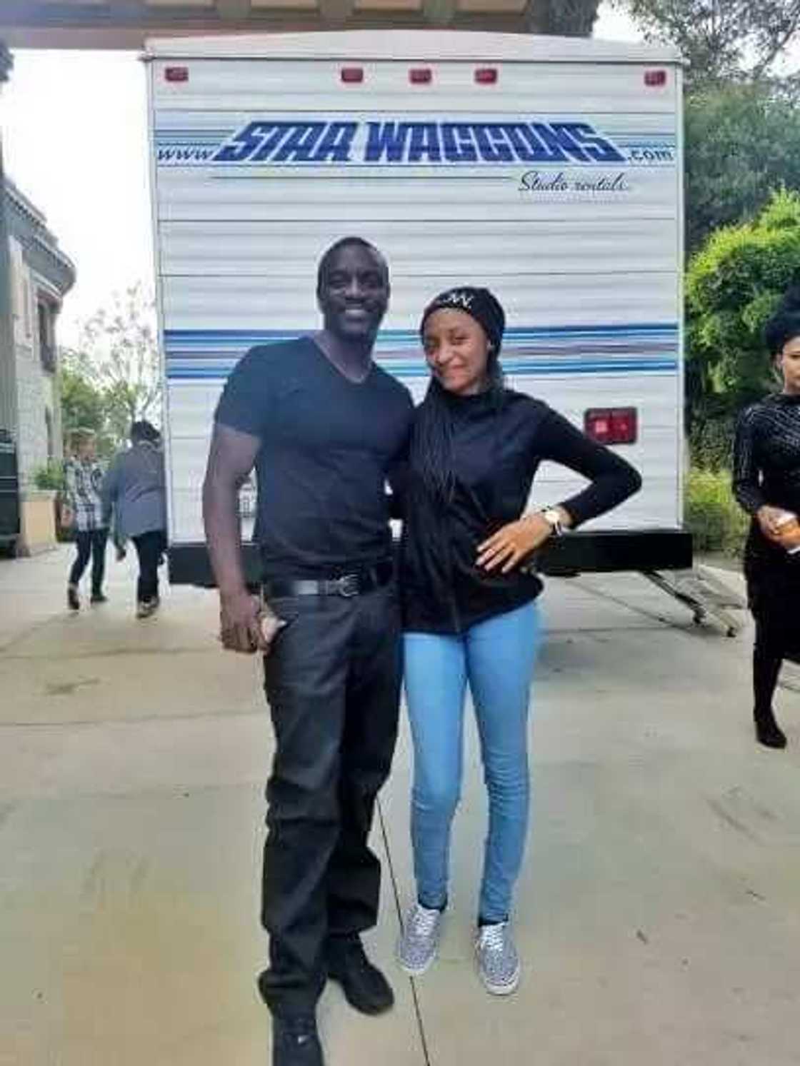 Hotunan Rahama Sadau tare da su Akon Hotunan Rahama Sadau tare da su Akon