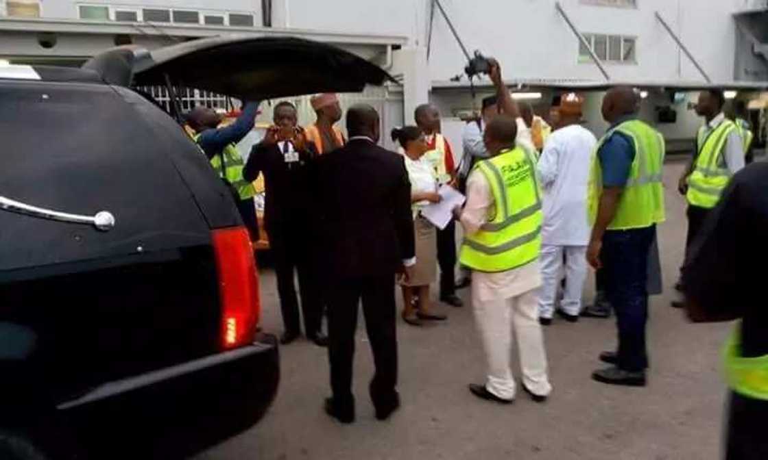 Yanzu Yanzu: Gawar tsohon gwamnan Taraba Suntai, ta isa Jalingo Yanzu Yanzu: Gawar tsohon gwamnan Taraba Suntai, ta isa Jalingo