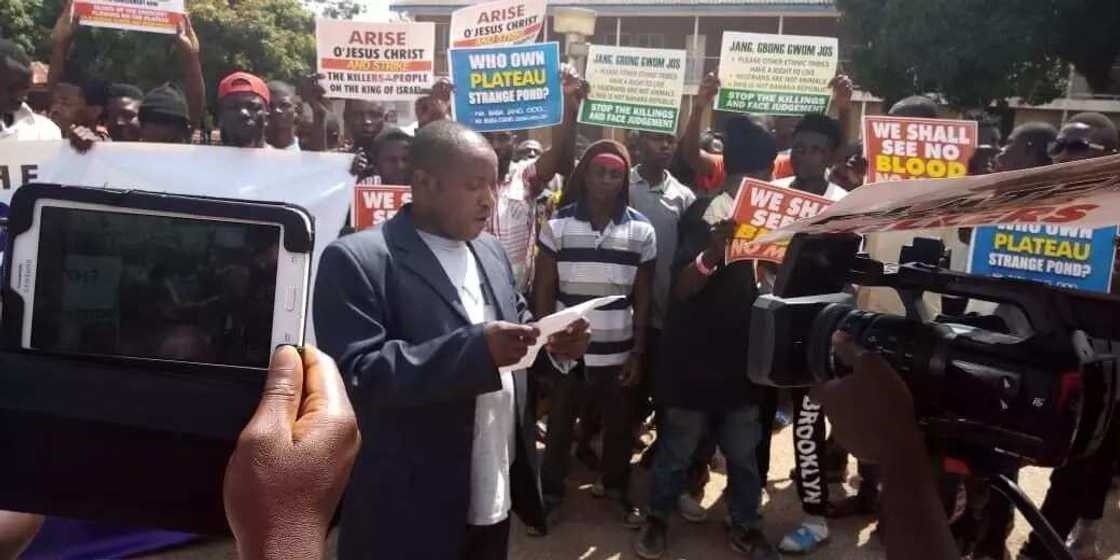 BREAKING: Plateau residents shutdown Jos over continued killing BREAKING: Plateau residents shutdown Jos over continued killing