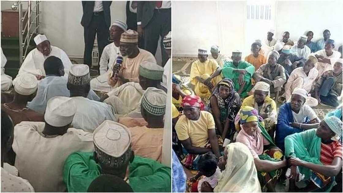 Gwamna Ganduje ya Musuluntar da Maza 21, Mata 40 daga cikin maguzawan jihar Kano (Hotuna) Gwamna Ganduje ya Musuluntar da Maza 21, Mata 40 daga cikin maguzawan jihar Kano (Hotuna)