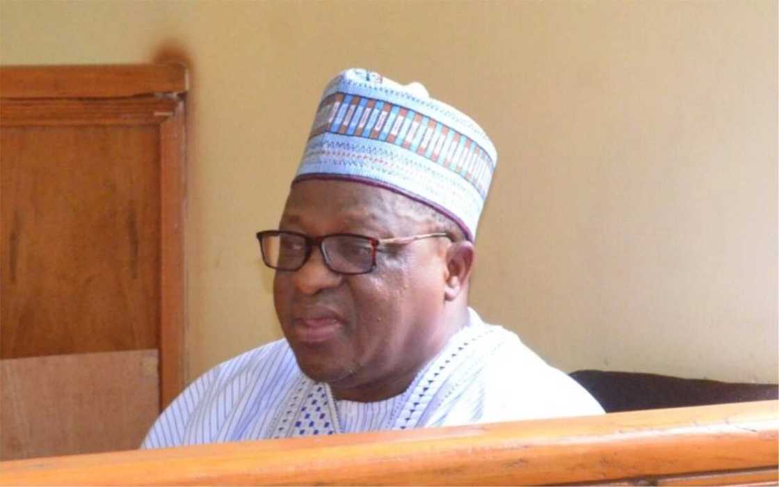 Da dumi-dumi: Kotu ta ragewa tsohon gwamna Dariye wa'adin zaman gidan yari Da dumi-dumi: Kotu ta ragewa tsohon gwamna Dariye wa'adin zaman gidan yari