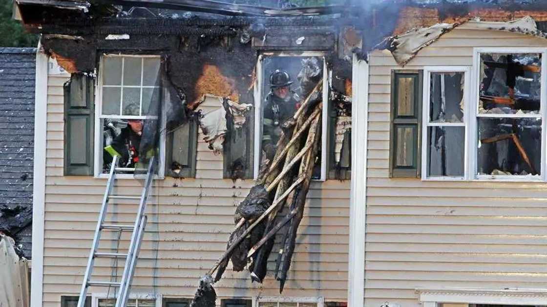 (PHOTOS): 3 Killed, House Set Ablaze From Plane Crash (PHOTOS): 3 Killed, House Set Ablaze From Plane Crash