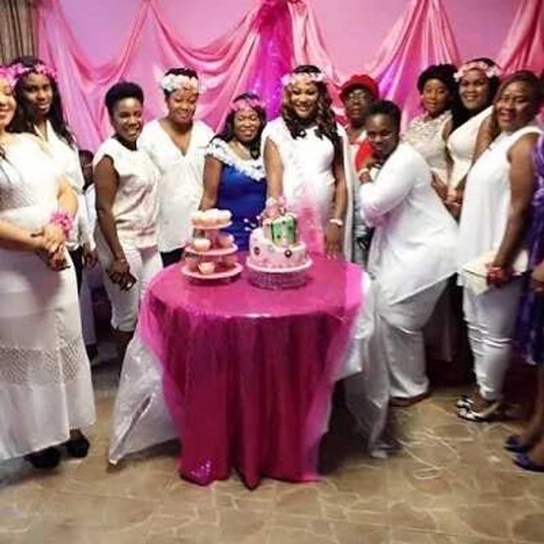 Uche Elendu looks radiant during baby shower Uche Elendu looks radiant during baby shower