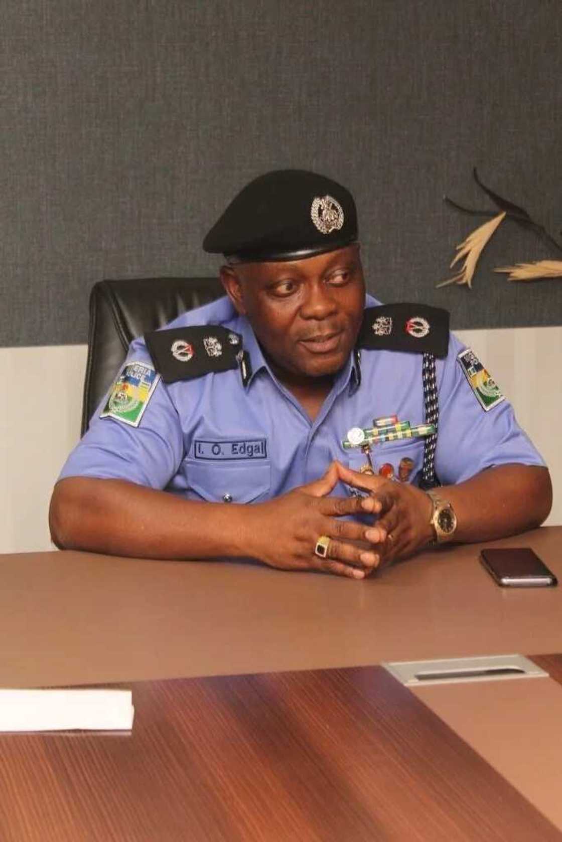 ‘Yan Sanda sun kama wasu Matasa 6 su na keta hotunan ‘Yan takara a Legas ‘Yan Sanda sun kama wasu Matasa 6 su na keta hotunan ‘Yan takara a Legas