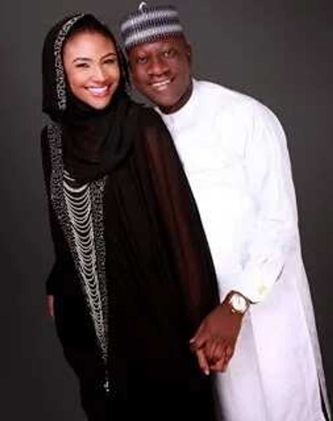 Hotunan Abdulmumin Jubrin da kyakyawar matarsa Hotunan Abdulmumin Jubrin da kyakyawar matarsa