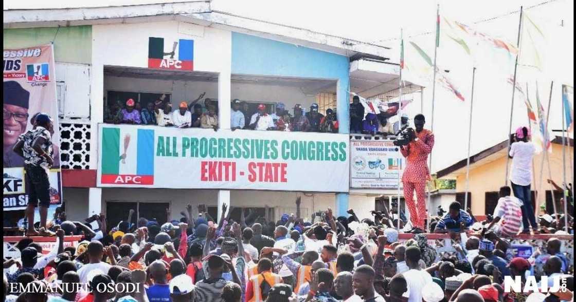 Supporters of Fayemi celebrating with him at the APC secretariat. Supporters of Fayemi celebrating with him at the APC secretariat.