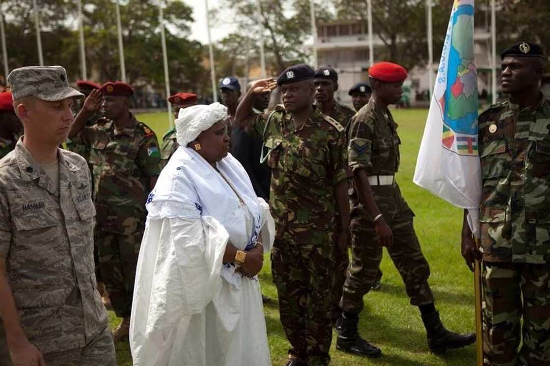 Shugaban kasar Gambiya ya cire Mataimakiyar sa Shugaban kasar Gambiya ya cire Mataimakiyar sa