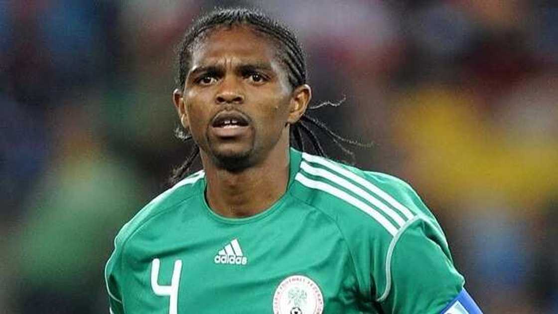 Kanu backs Victor Moses for CAF footballer of the year award Kanu backs Victor Moses for CAF footballer of the year award
