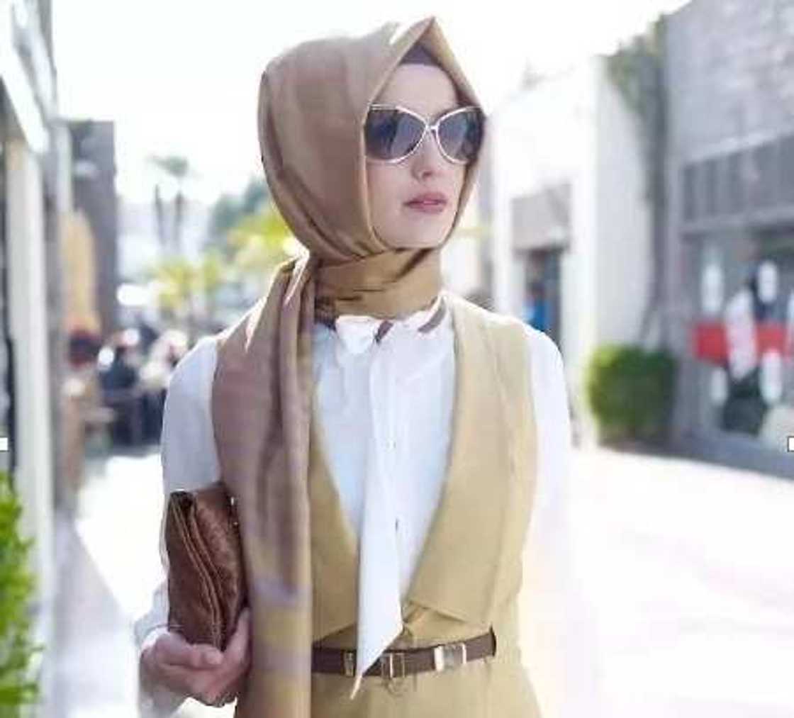 Wata Musulma ta samu nasara a kotu kan tuhumarta da kin musabaha da wani namiji a yayin jarabawar daukar aiki Wata Musulma ta samu nasara a kotu kan tuhumarta da kin musabaha da wani namiji a yayin jarabawar daukar aiki