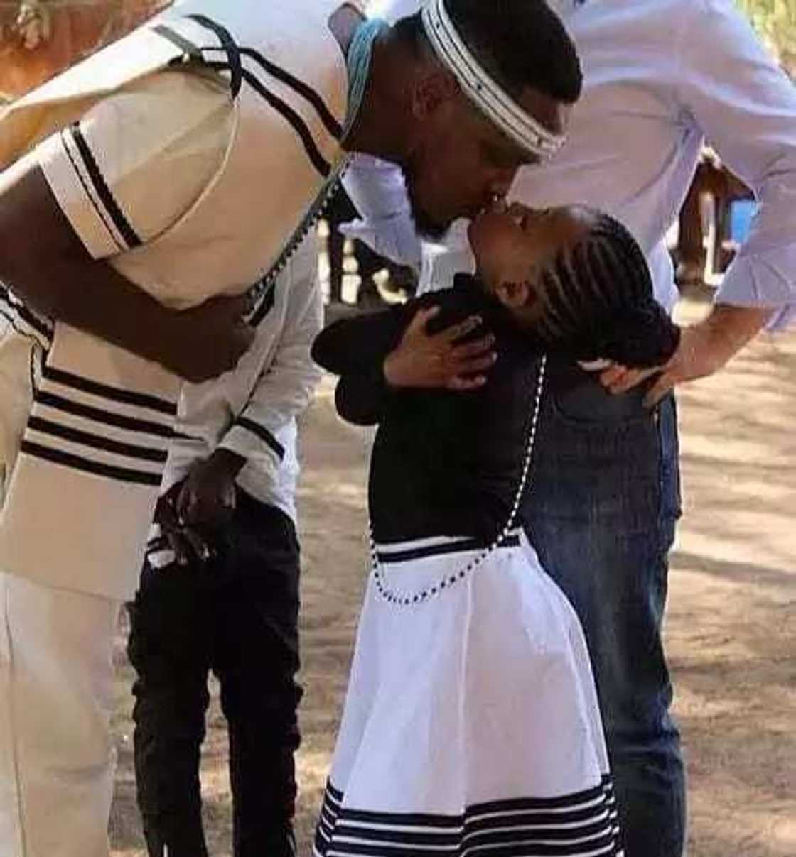 Kyawawan yanayi guda 7 da Uba da 'Yarsa suke samun nishadi Kyawawan yanayi guda 7 da Uba da 'Yarsa suke samun nishadi