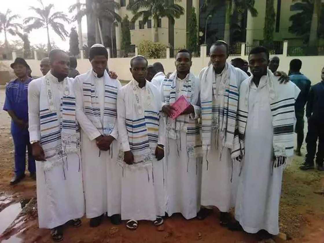 These strange photos from Nnamdi Kanu’s trial will keep you wondering These strange photos from Nnamdi Kanu’s trial will keep you wondering