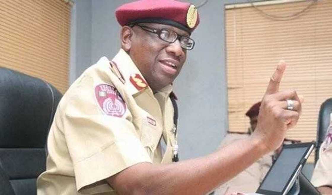 An kama sojan gona da kayan hukumar FRSC dauke da katin shaidar aikin soja a Kano