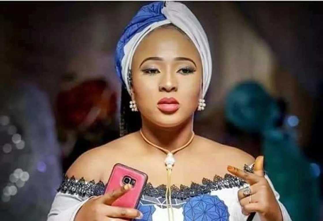 Dandalin Kannywood: Auren wata jarumar fim din hausa ya mutu a kasa da wata 3 Dandalin Kannywood: Auren wata jarumar fim din hausa ya mutu a kasa da wata 3