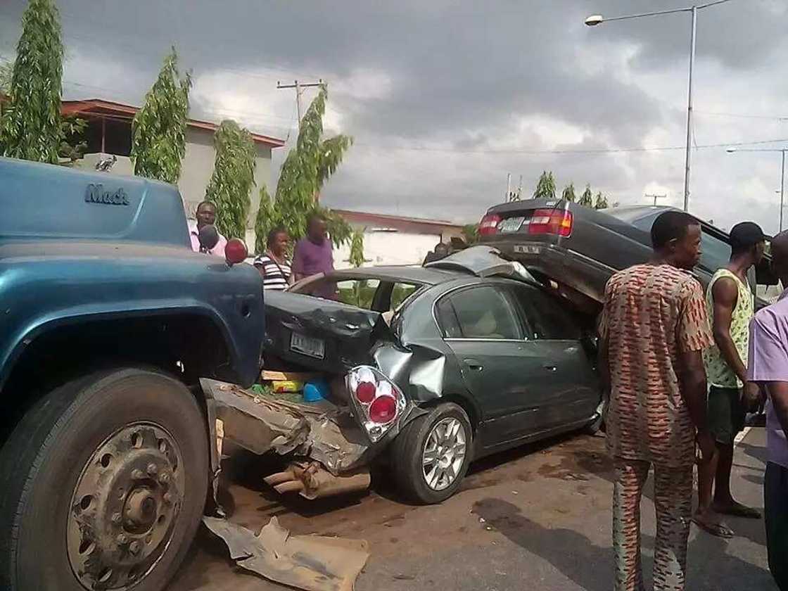 Husband and wife survives fatal accident in Ikeja (photos) Husband and wife survives fatal accident in Ikeja (photos)
