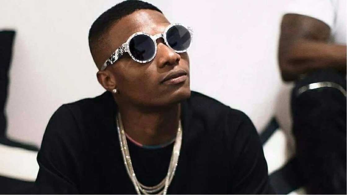 Wiz-Kid da Davido sun yi zarra a fagen waka na Duniya Wiz-Kid da Davido sun yi zarra a fagen waka na Duniya