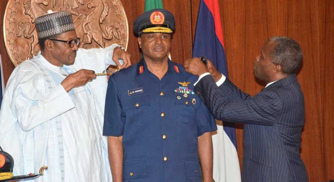 Shugaban rundunar sojin sama ya koma jihar Yobe domin ceto 'yan matan Dapchi da aka sace Shugaban rundunar sojin sama ya koma jihar Yobe domin ceto 'yan matan Dapchi da aka sace