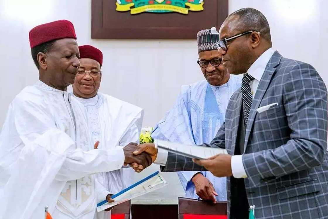 BREAKING: President Buhari attends Nigeria-Niger signing ceremony of MOU on refinery BREAKING: President Buhari attends Nigeria-Niger signing ceremony of MOU on refinery