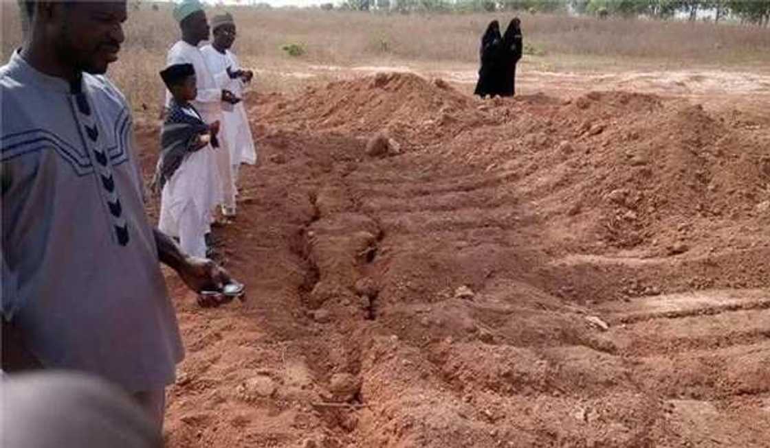 Zaria bloodbath: Mass graves dug by army exposed (photos) Zaria bloodbath: Mass graves dug by army exposed (photos)