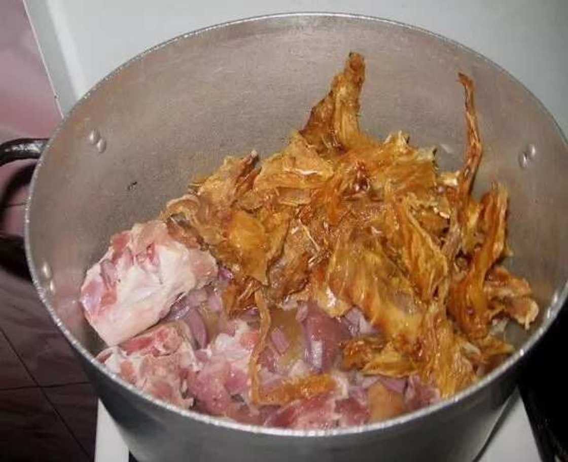 How to make Nigerian Atama soup with waterleaf How to make Nigerian Atama soup with waterleaf