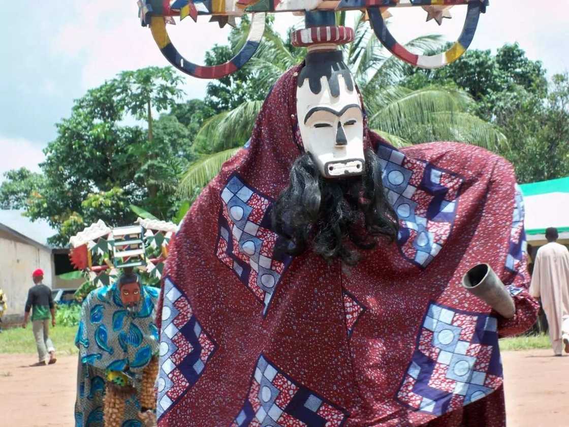 Turnuku fadan ifiritai: 'Yan sandan Najeriya sun gabza fada da dodanni, sun kama 3 Turnuku fadan ifiritai: 'Yan sandan Najeriya sun gabza fada da dodanni, sun kama 3