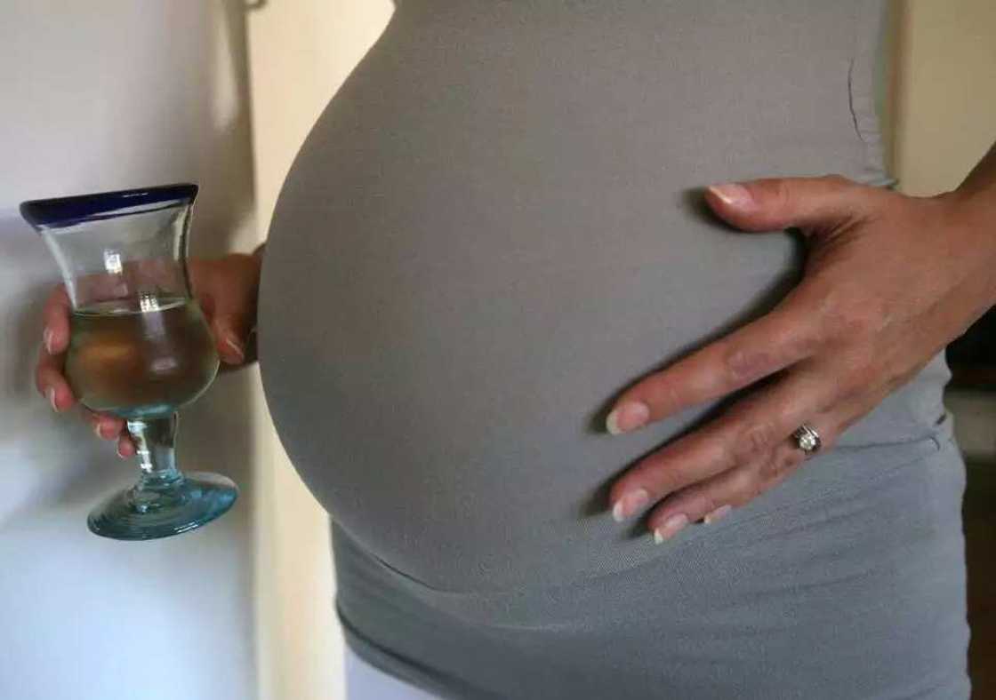 Non-alcoholic wine while pregnant