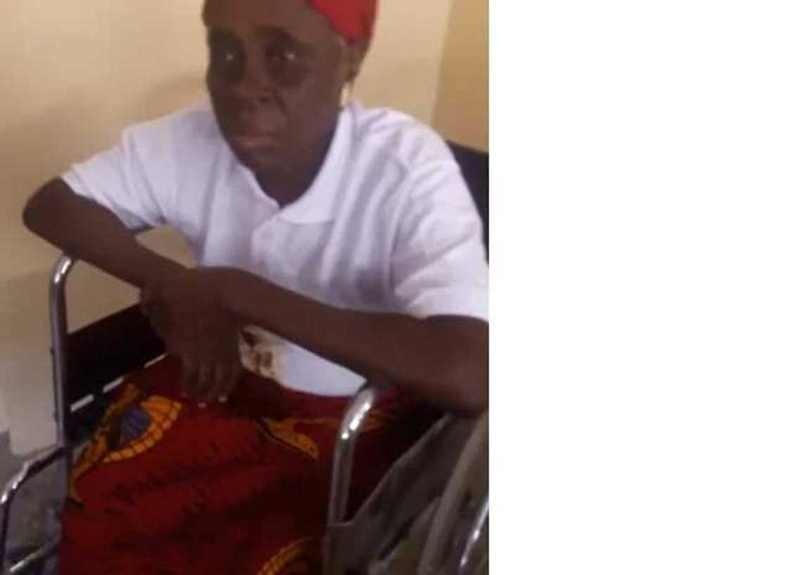 Actress Shan George takes her bedridden mother home (photo, video) Actress Shan George takes her bedridden mother home (photo, video)