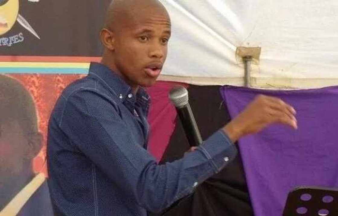 Snake Pastor confesses at TB Joshua’s church, seeks for prayers & deliverance Snake Pastor confesses at TB Joshua’s church, seeks for prayers & deliverance