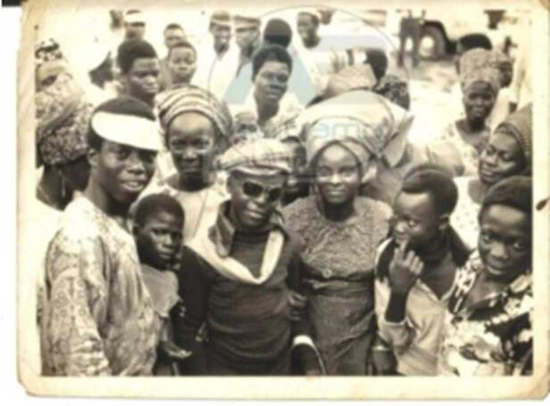how Sir Shina Peters' mum went to the airport to receive him after arriving Nigeria from his first trip abroad how Sir Shina Peters' mum went to the airport to receive him after arriving Nigeria from his first trip abroad